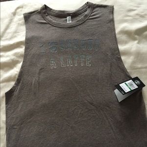 Large sleeveles shirt new tag under armour